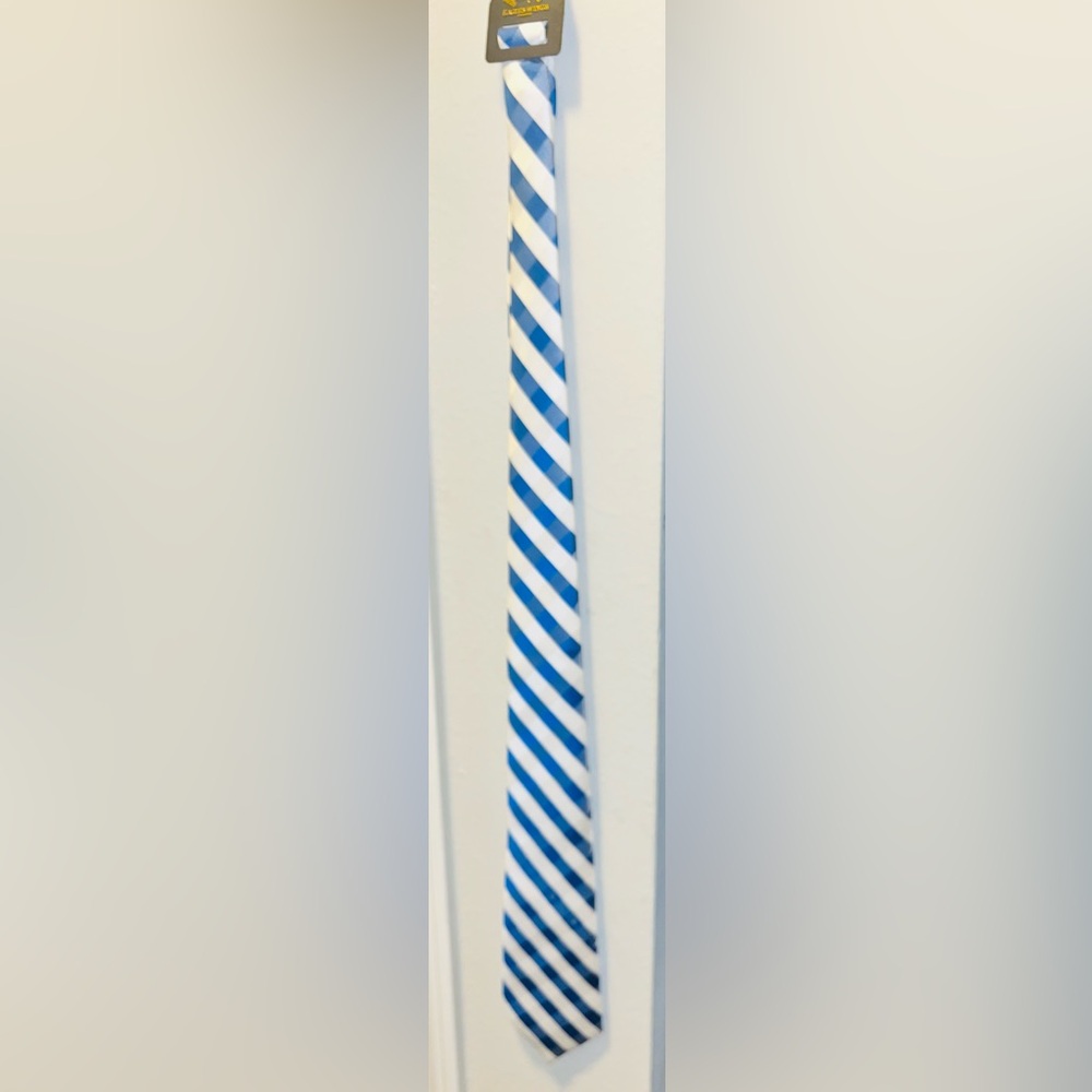 🏈University of Duke Offically liscenced Men’s Tie- New with tags🏈